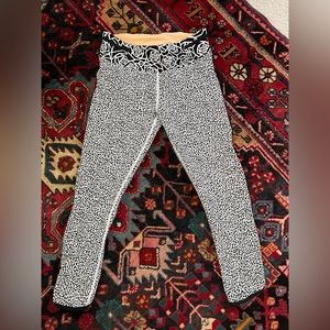 Lululemon print crop leggings